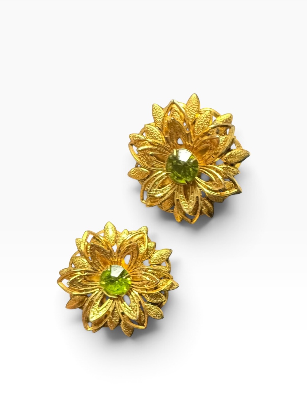 Vintage Lisner Gold Tone Green Rhinestone Flower Clip-On Earring